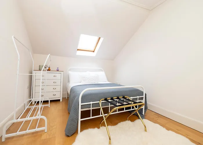 Joivy Exclusive House With Free Parking شقة