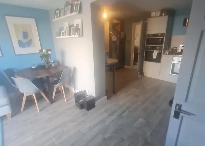 民宿 Edinburgh- 2 Double Available 爱丁堡