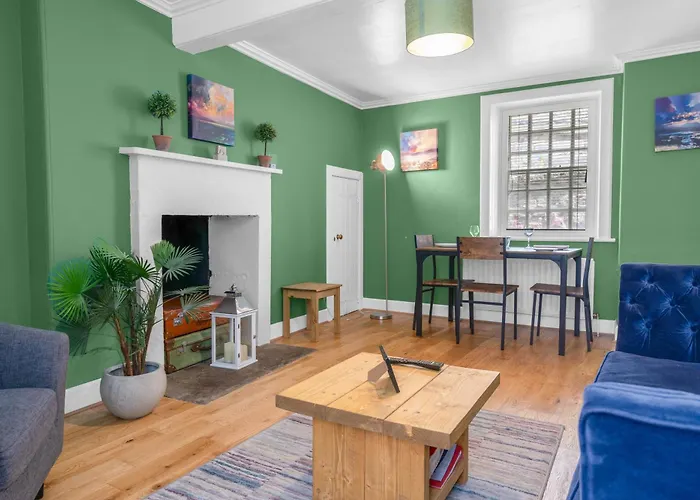 Charming In The Old Town Apartment *