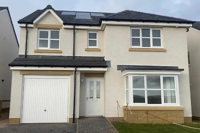 Modern And Spacious With Large Garden Ferienhaus Edinburgh