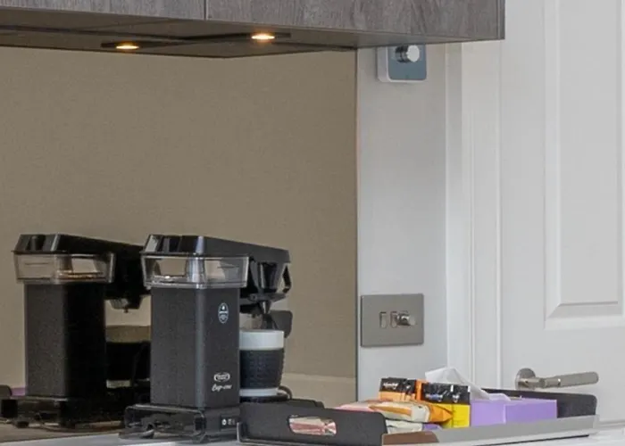 Flat With Majestic Views In West End Wonderland *