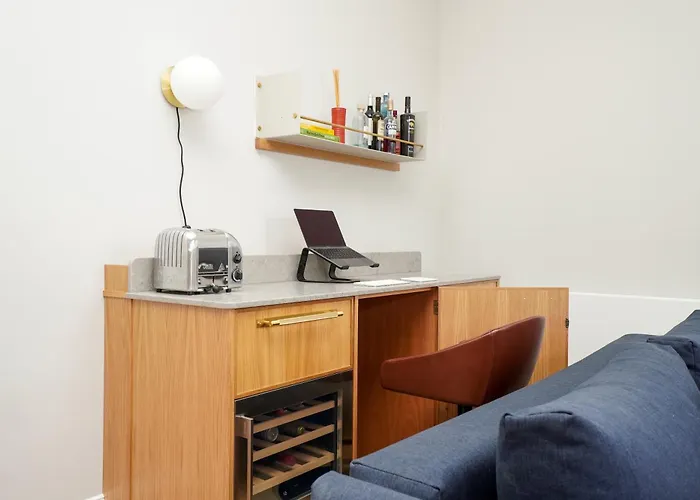 Flat With Majestic Views In West End Wonderland Apartmán