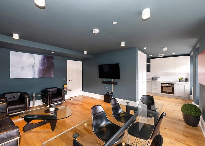 Joivy Spacious Next To West End