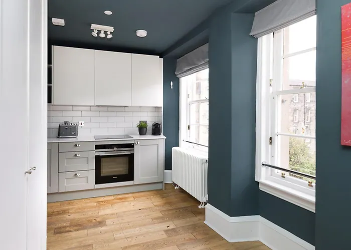 Joivy Spacious Next To West End 公寓