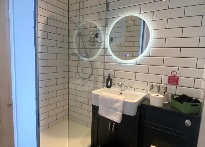 Apartment Georgian 4 Bedroom 3 Bathroom New Town *