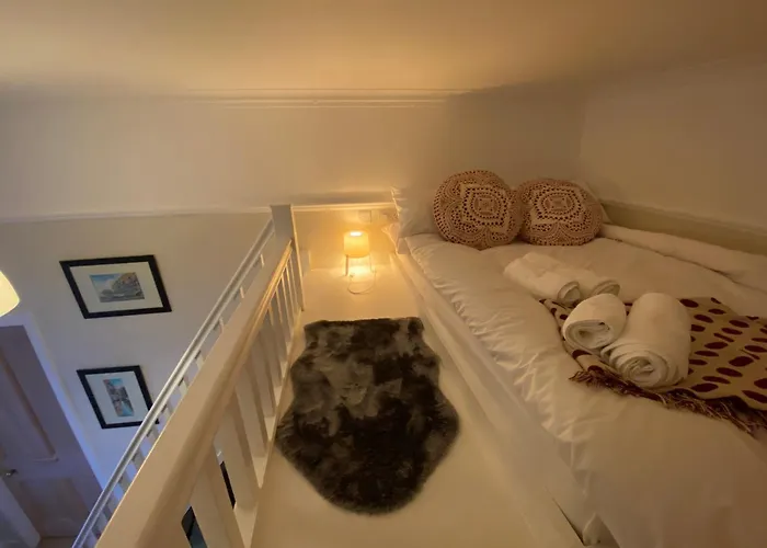 Apartment Georgian 4 Bedroom 3 Bathroom New Town