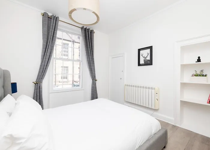 Argyl - Charming 2 Bedroom On Thistle Street