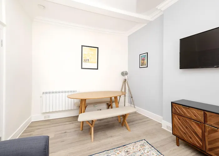 Argyl - Charming 2 Bedroom On Thistle Street Апартаменты