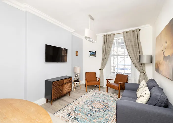 Argyl - Charming 2 Bedroom On Thistle Street Apartament