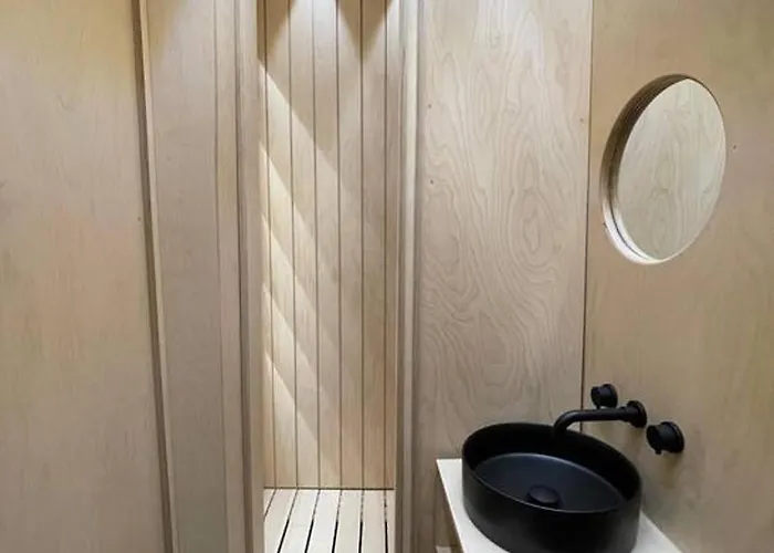 Апартаменты Relax In Style In Edinburghs Buzzing West End Эдинбург