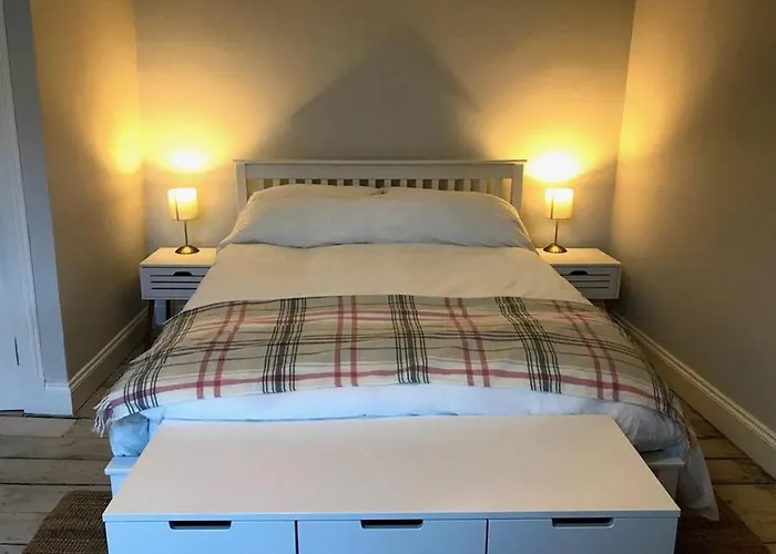 Relax In Style In Edinburghs Buzzing West End *