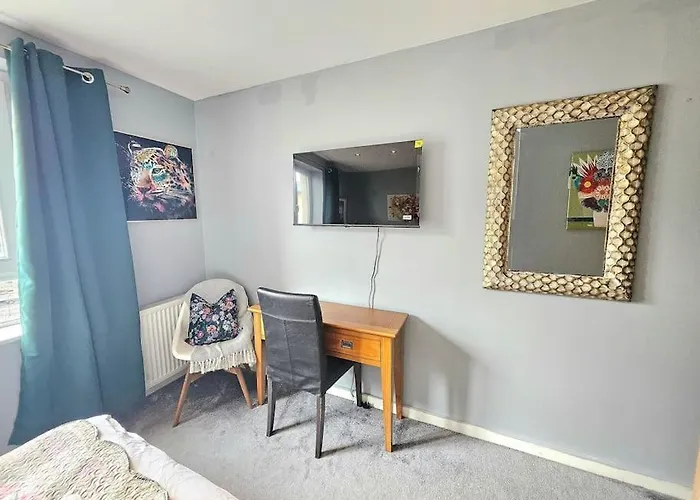 דירה 4 Separate Beds, Sleeps 6, Beautiful 2 Bed *