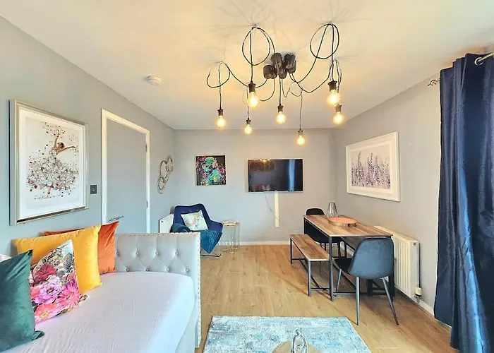 Apartament 4 Separate Beds, Sleeps 6, Beautiful 2 Bed Edynburg