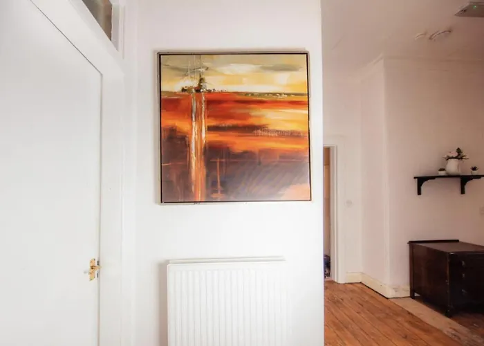 Comfortable And Spacious Retreat By The Meadows!