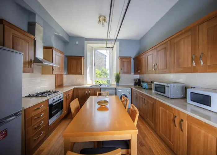 דירה Comfortable And Spacious Retreat By The Meadows! אדינבורו