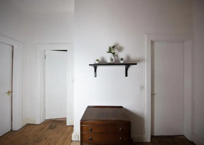 Comfortable And Spacious Retreat By The Meadows! *