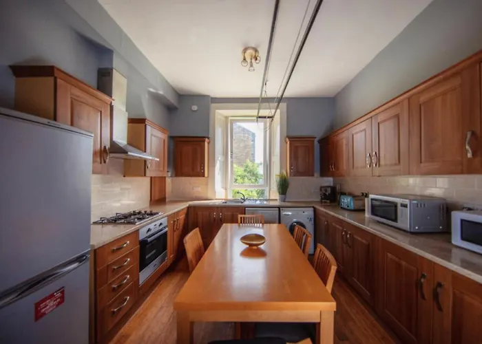 Apartment Comfortable And Spacious Retreat By The Meadows! Edinburgh