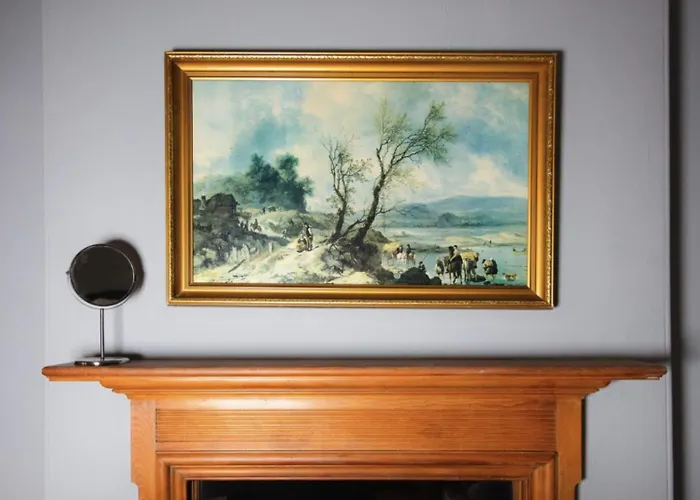 Comfortable And Spacious Retreat By The Meadows! Edinburgh