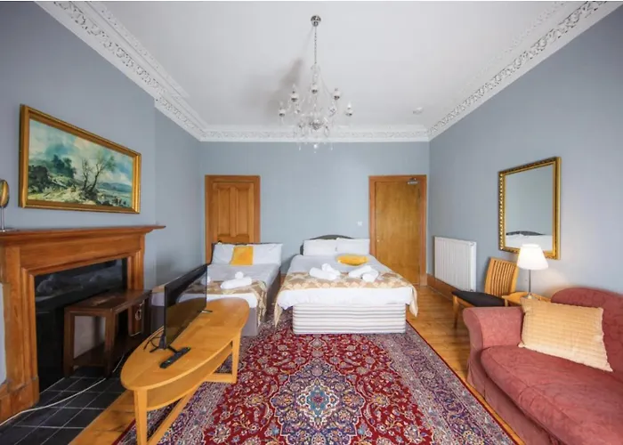 Comfortable And Spacious Retreat By The Meadows!