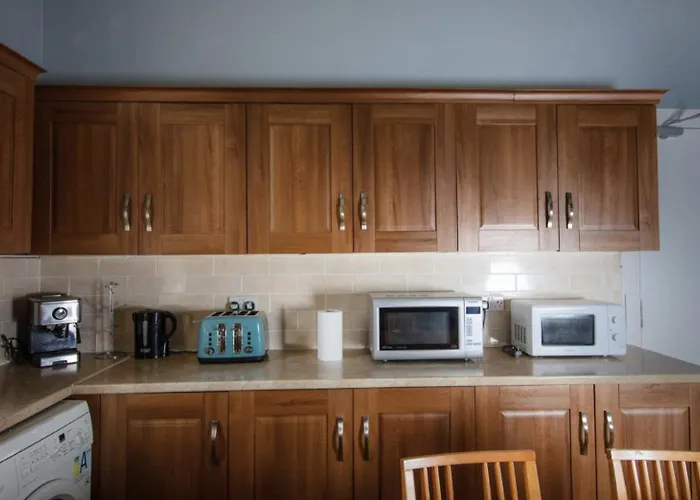 Comfortable And Spacious Retreat By The Meadows! Edinburgh