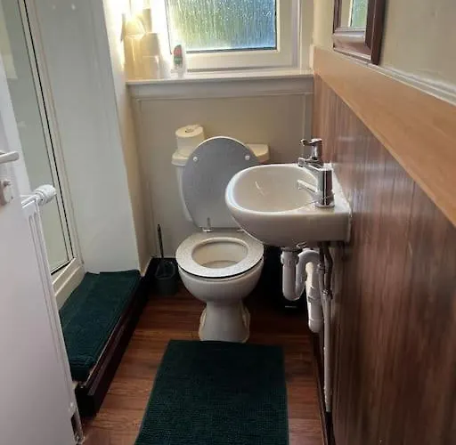 One Bedroom In Gorgie With New Heating System * 爱丁堡
