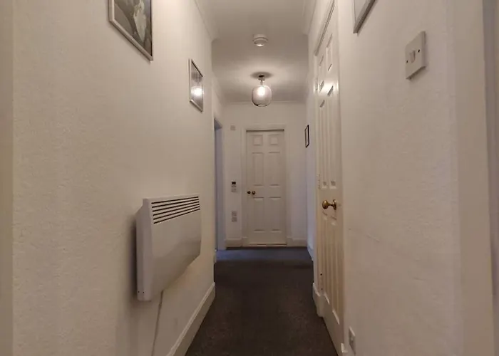 Two Bedrooms Flat In Center * Эдинбург