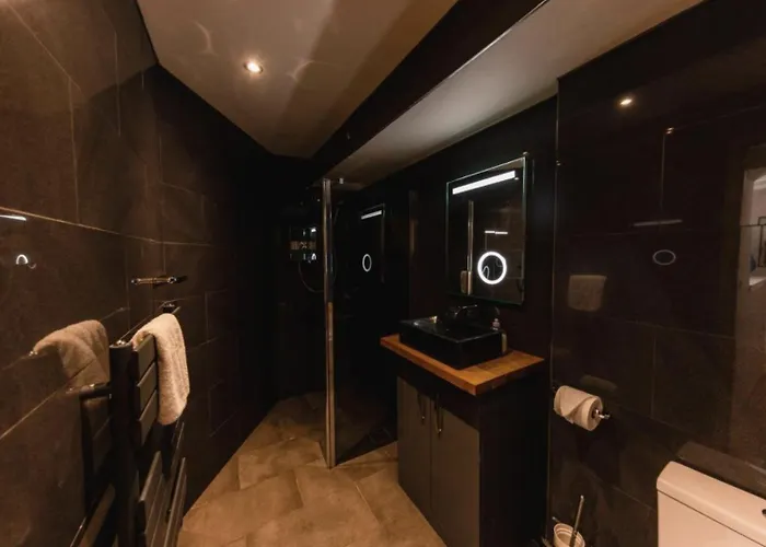 Superb Luxury By Canal - Central إدنبرة