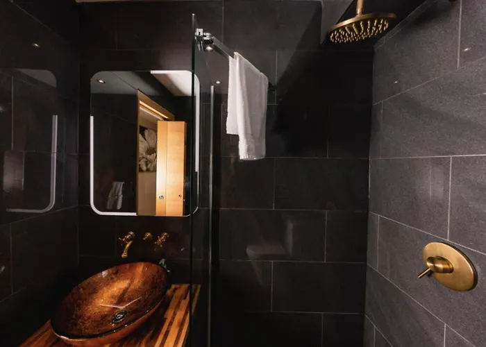 Superb Luxury By Canal - Central شقة