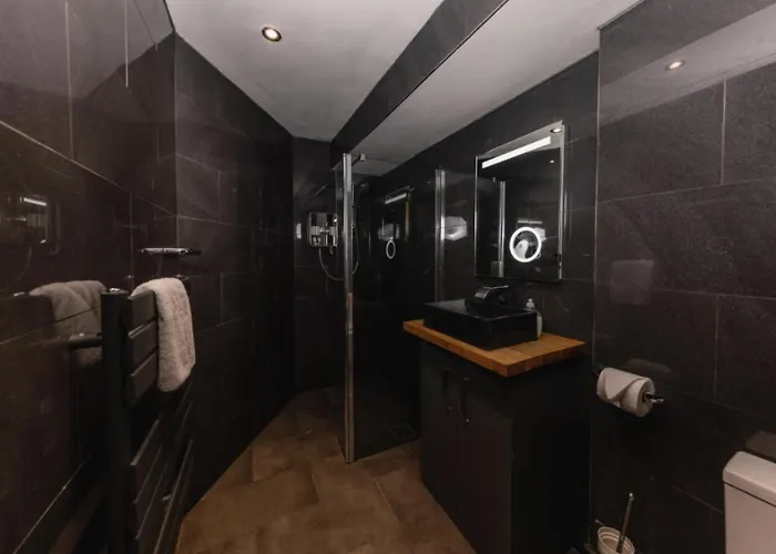 Superb Luxury By Canal - Central شقة