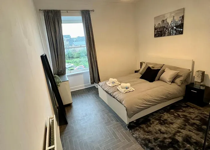 2 Bed Flat In * Edimburgo