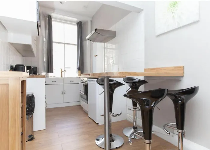 شقة Bright And Homely Near Holyrood - City Centre