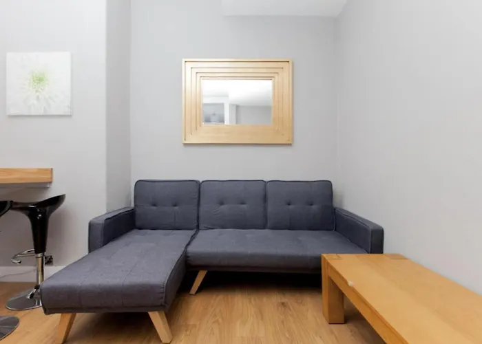 شقة Bright And Homely Near Holyrood - City Centre