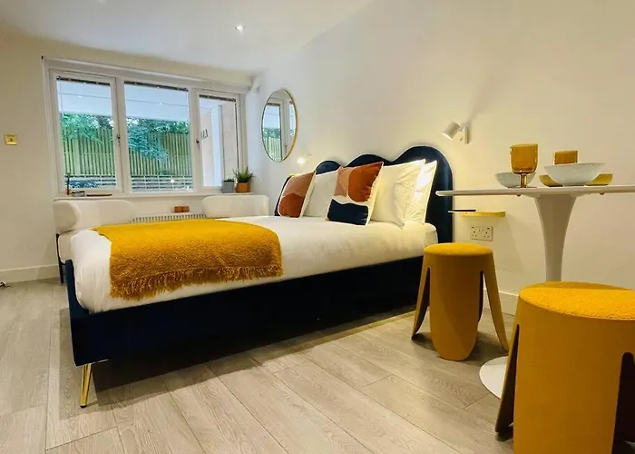 Designer In With Free Parking