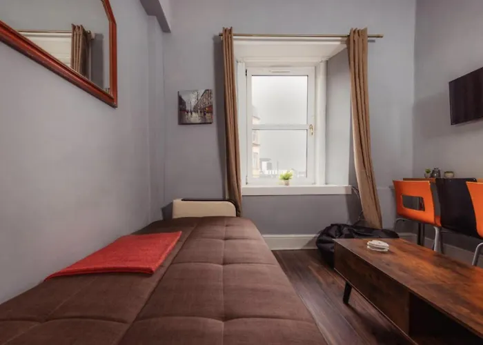 Warm By Holyrood Palace! شقة *