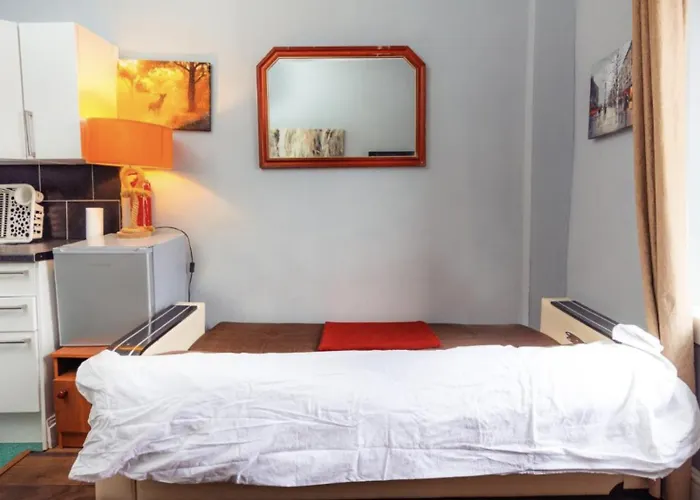 Warm By Holyrood Palace! Daire *