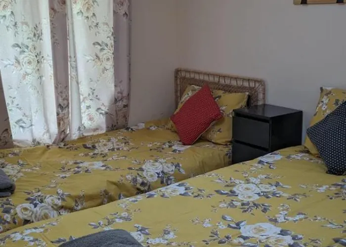 Appartamento Two Bedrooms With Free Parking Edimburgo