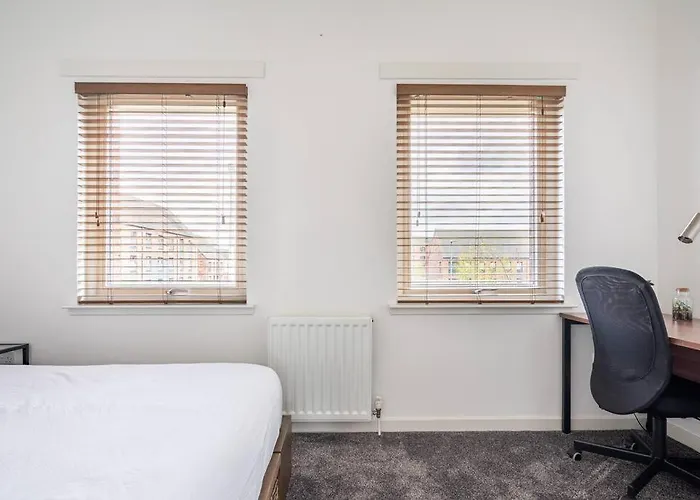 Bright, Modern 2 Bedroom House With Free Parking! Apartmán Edinburgh