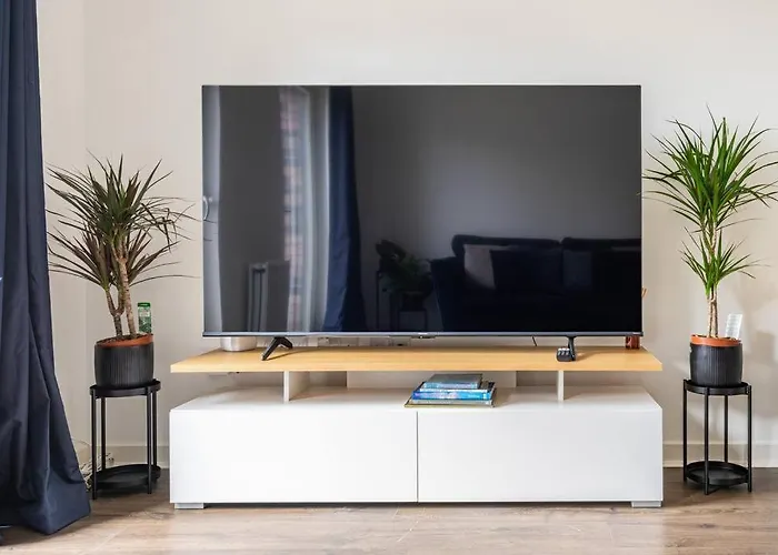 Apartmán Bright, Modern 2 Bedroom House With Free Parking! *