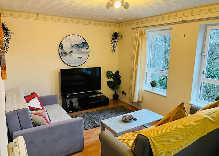 Two Bedrooms With Free Parking אדינבורו