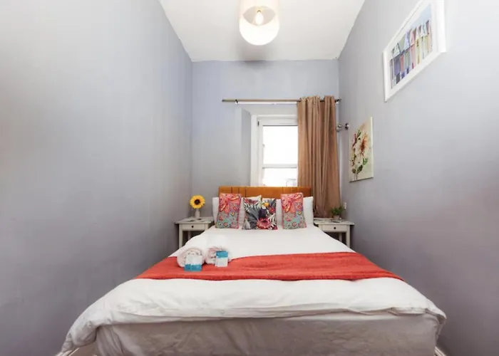 Daire Warm & Welcoming Close To Meadows! City Centre 10 *