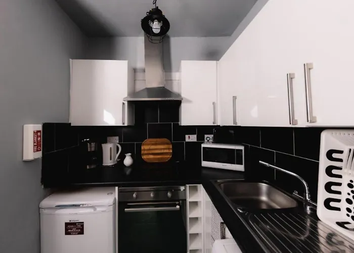 Warm & Welcoming Close To Meadows! City Centre 10 דירה אדינבורו