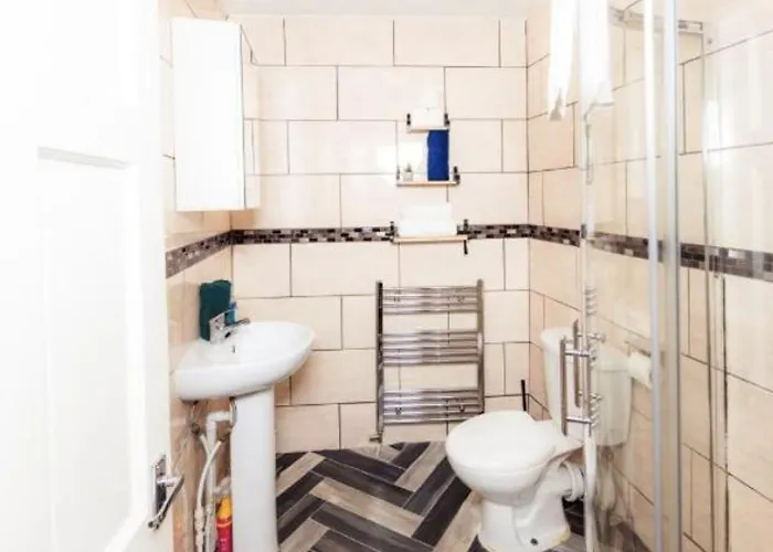 Warm & Welcoming Close To Meadows! City Centre 10