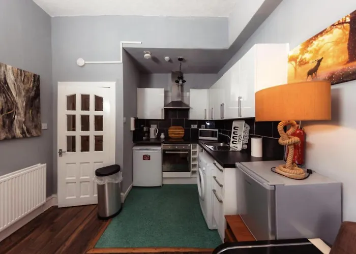 Warm & Welcoming Close To Meadows! City Centre 10 Daire