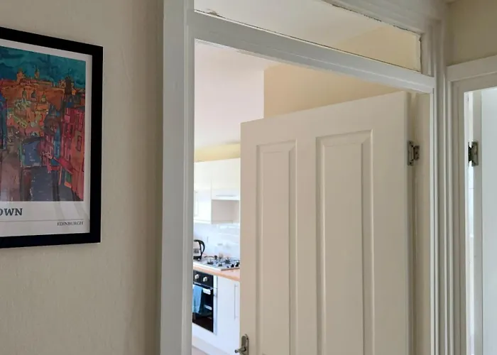 The Red Door, Two-bedrooms * إدنبرة