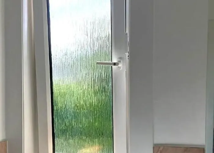 Comfortable Double Room, Great Transport To City Centre And Airport, 5 Mins To Beach, Great Value بيت ضيافة 3*