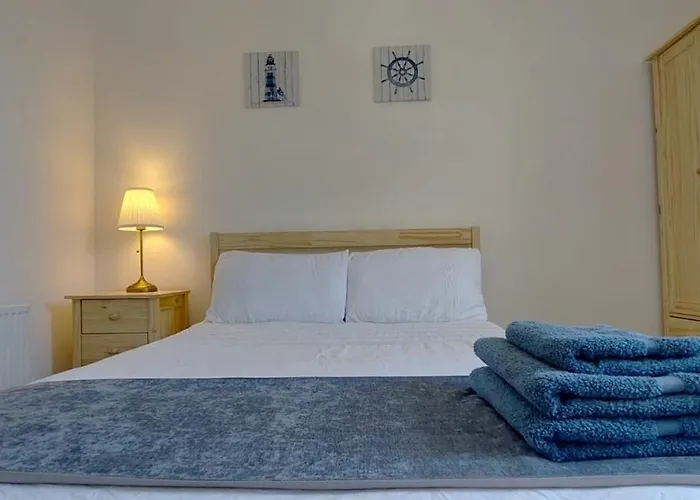 Comfortable Double Room, Great Transport To City Centre And Airport, 5 Mins To Beach, Great Value إدنبرة