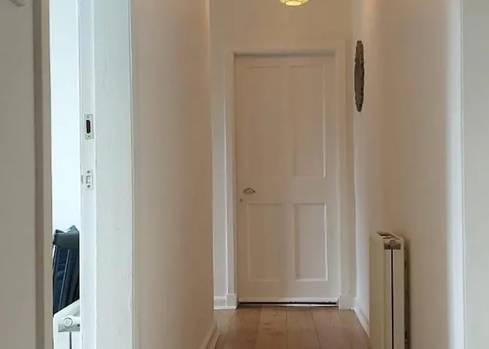 بيت ضيافة Comfortable Double Room, Great Transport To City Centre And Airport, 5 Mins To Beach, Great Value