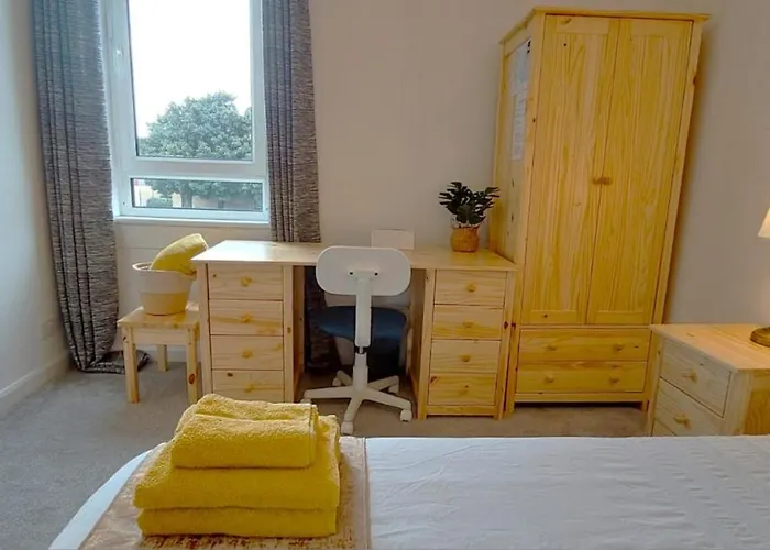 بيت ضيافة Comfortable Double Room, Great Transport To City Centre And Airport, 5 Mins To Beach, Great Value إدنبرة