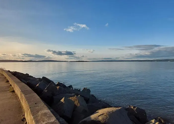 Comfortable Double Room, Great Transport To City Centre And Airport, 5 Mins To Beach, Great Value إدنبرة