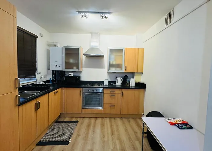 Fabulous 1bed 1bath Ground Floor Shared ,only Double 爱丁堡